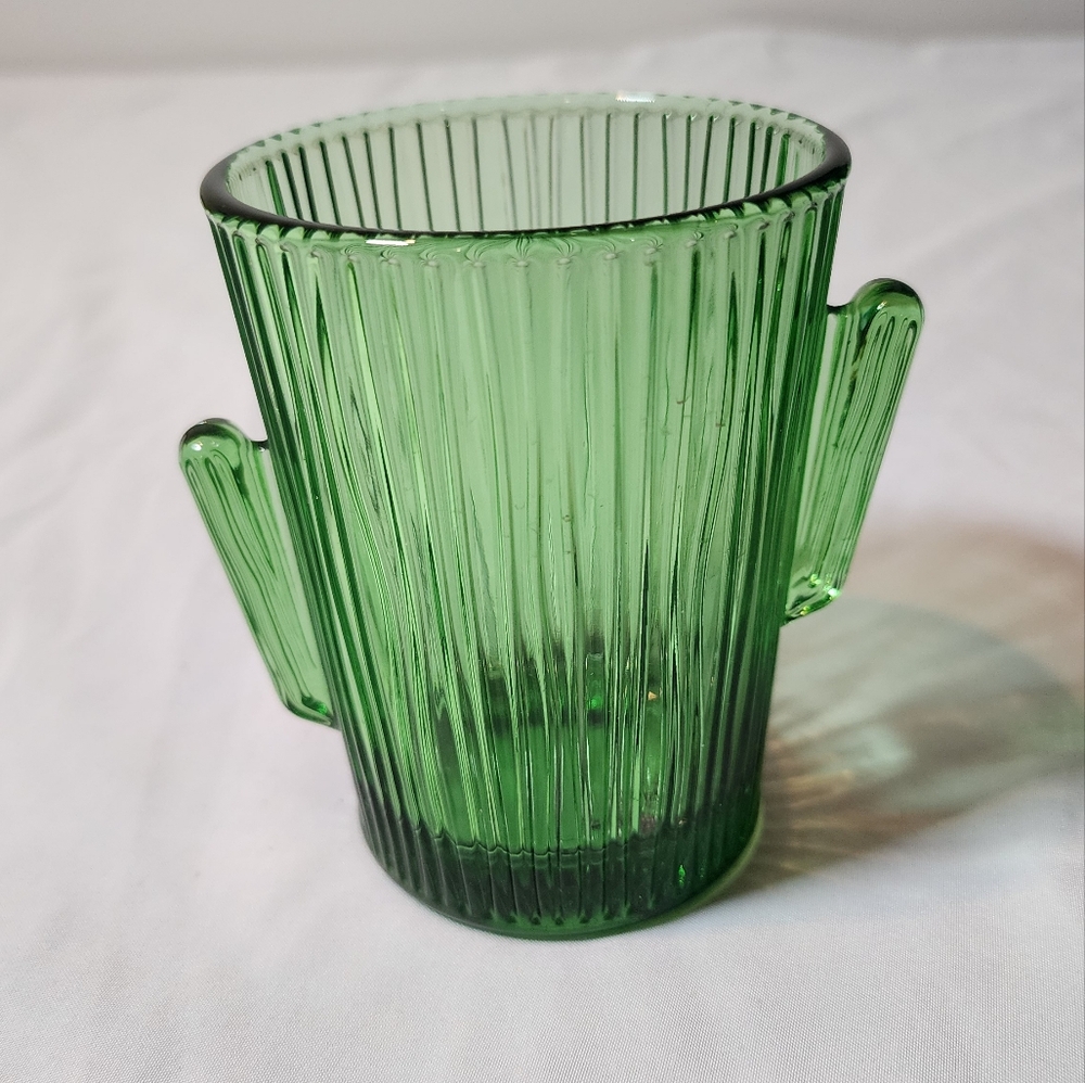 Libbey Green Cactus Glass Cup Some Dicoloration Inside Bottom